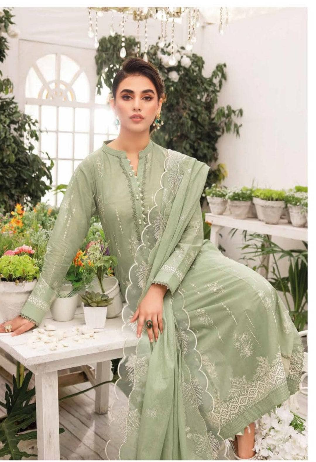 img_gul_ahmed_essentials_23_awwal_boutique