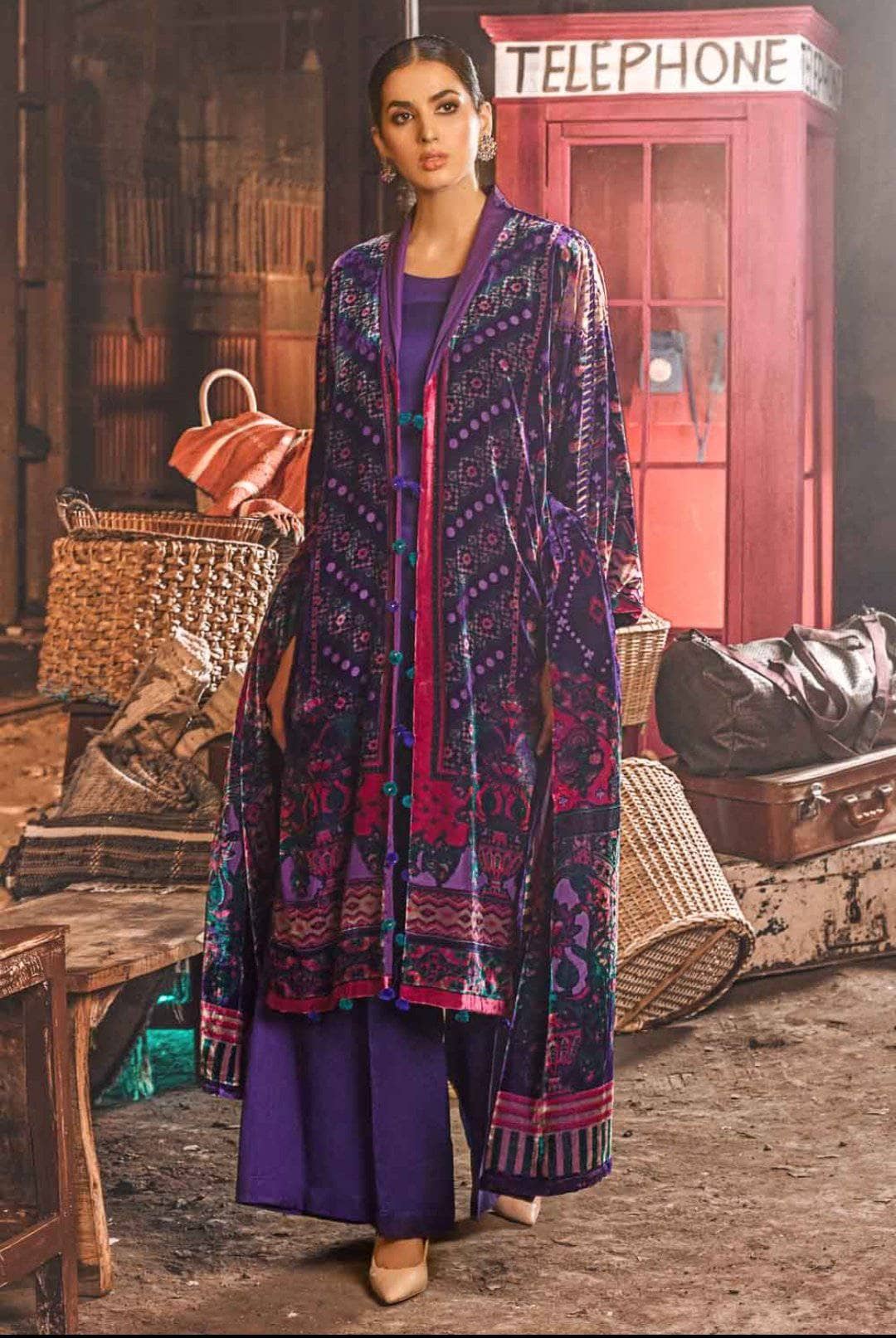 img_gul_ahmed_winter_velvet_awwal_boutique