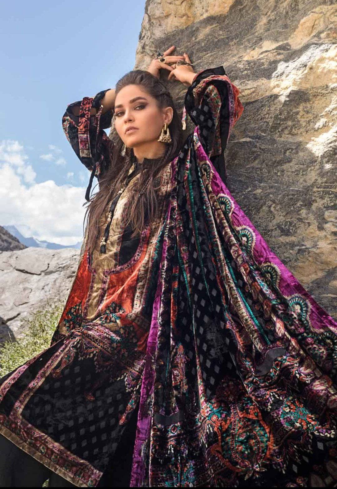 img_gul_ahmed_velvet_suit_awwal_boutique