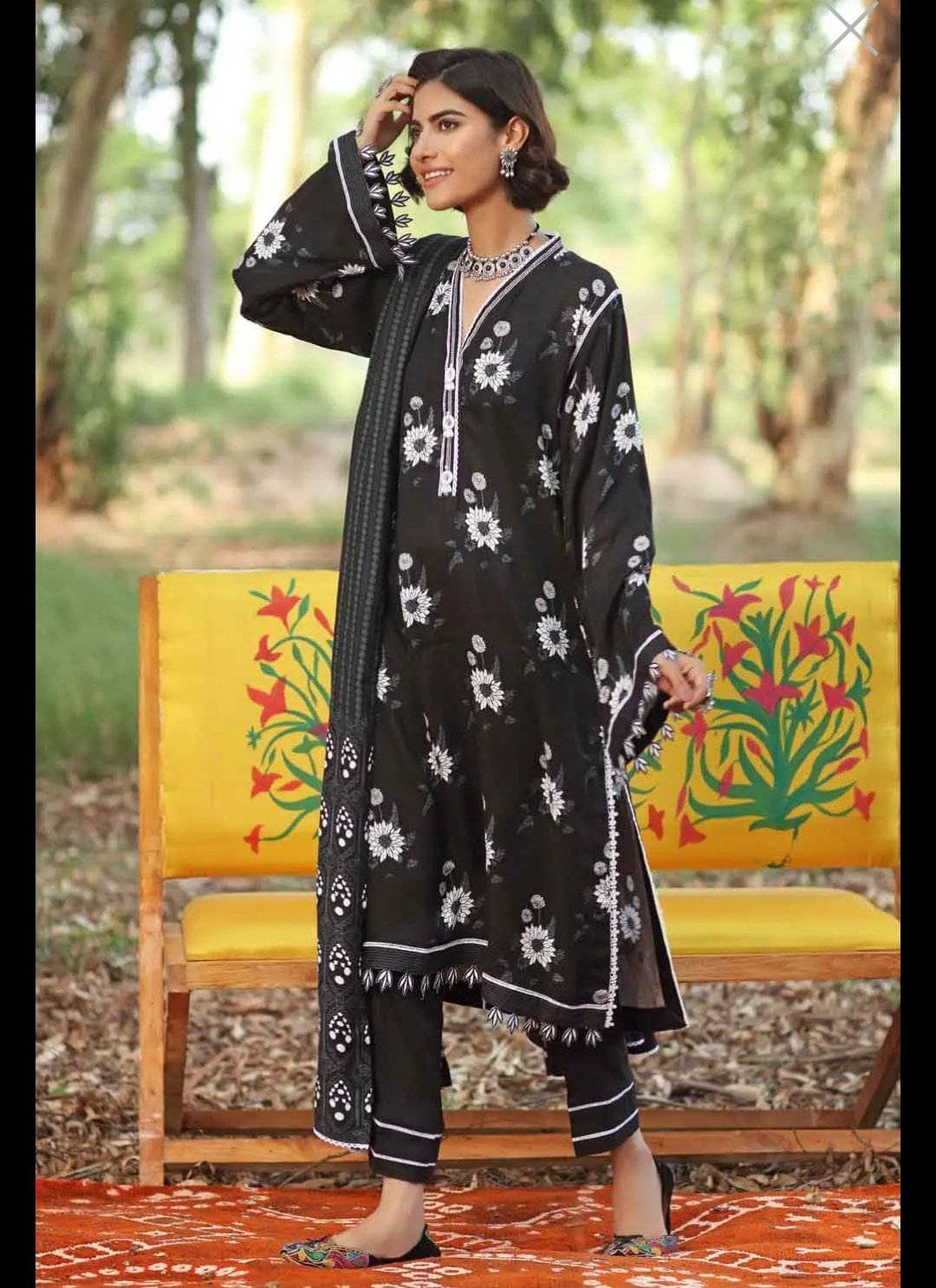 img_gul_ahmed_winter_awwal_boutique
