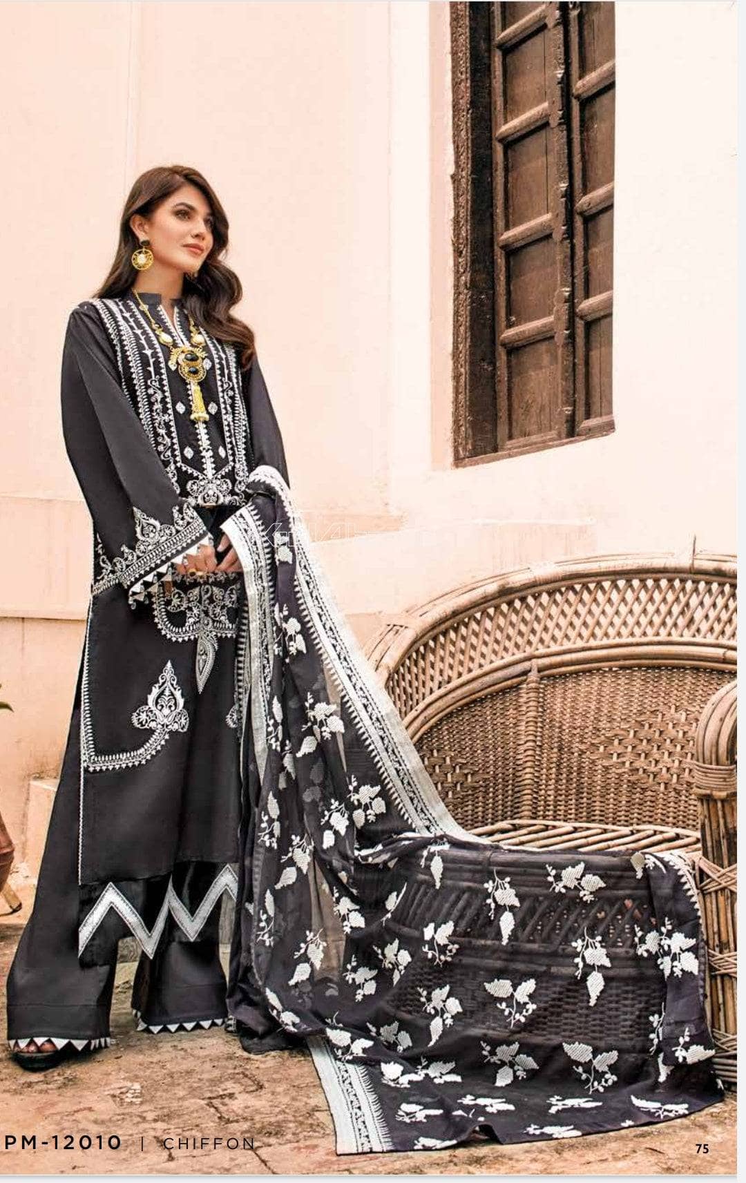 img_gul_ahmed_summer_premium_lawn_2022_awwal_boutique