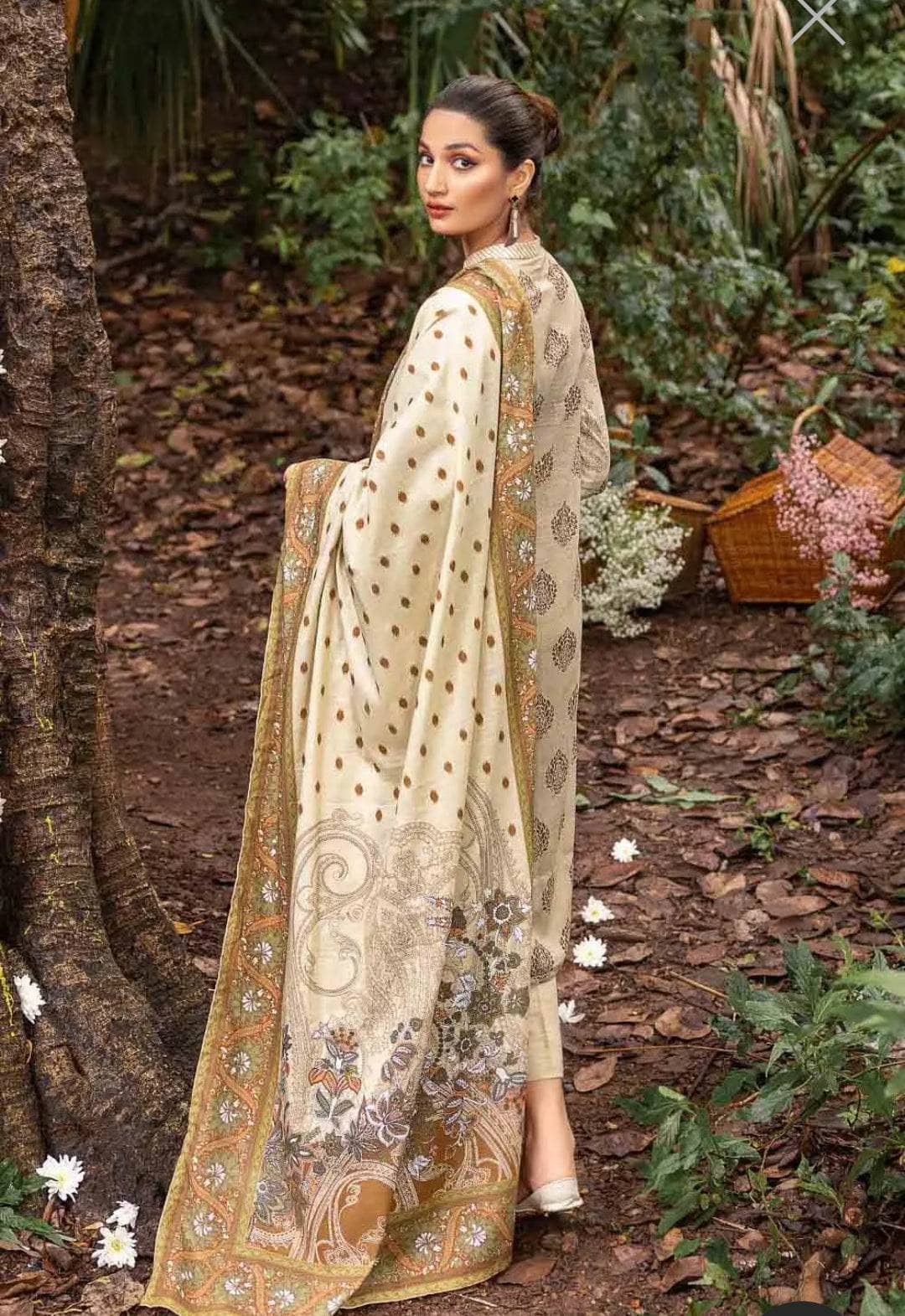 Img_gul_ahmed_khaddar_2022_awwal_boutique