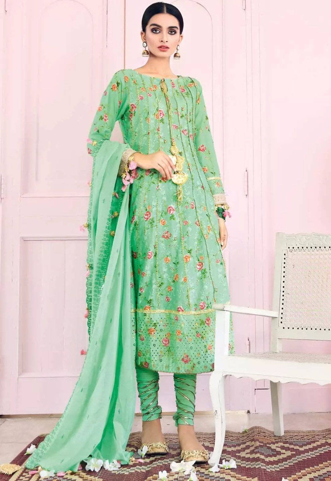 img_gul_ahmed_luxury_collection_2021_awwal_boutique