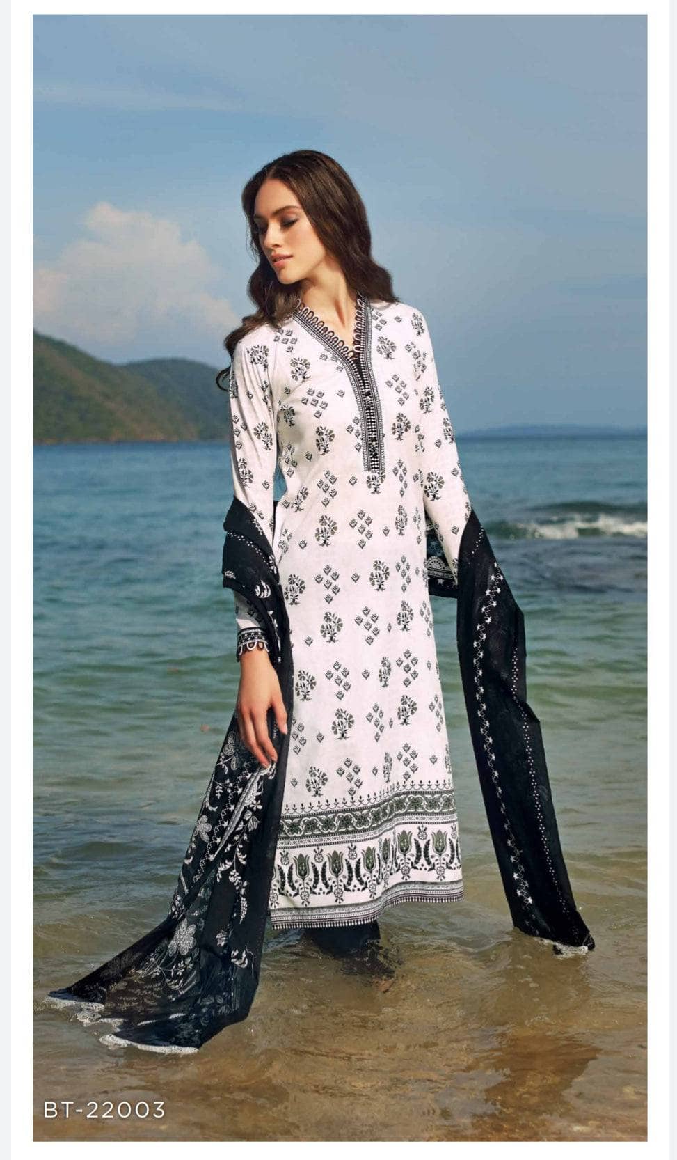 img_ambrosia_black_and_white_lawn_22_awwal_boutique
