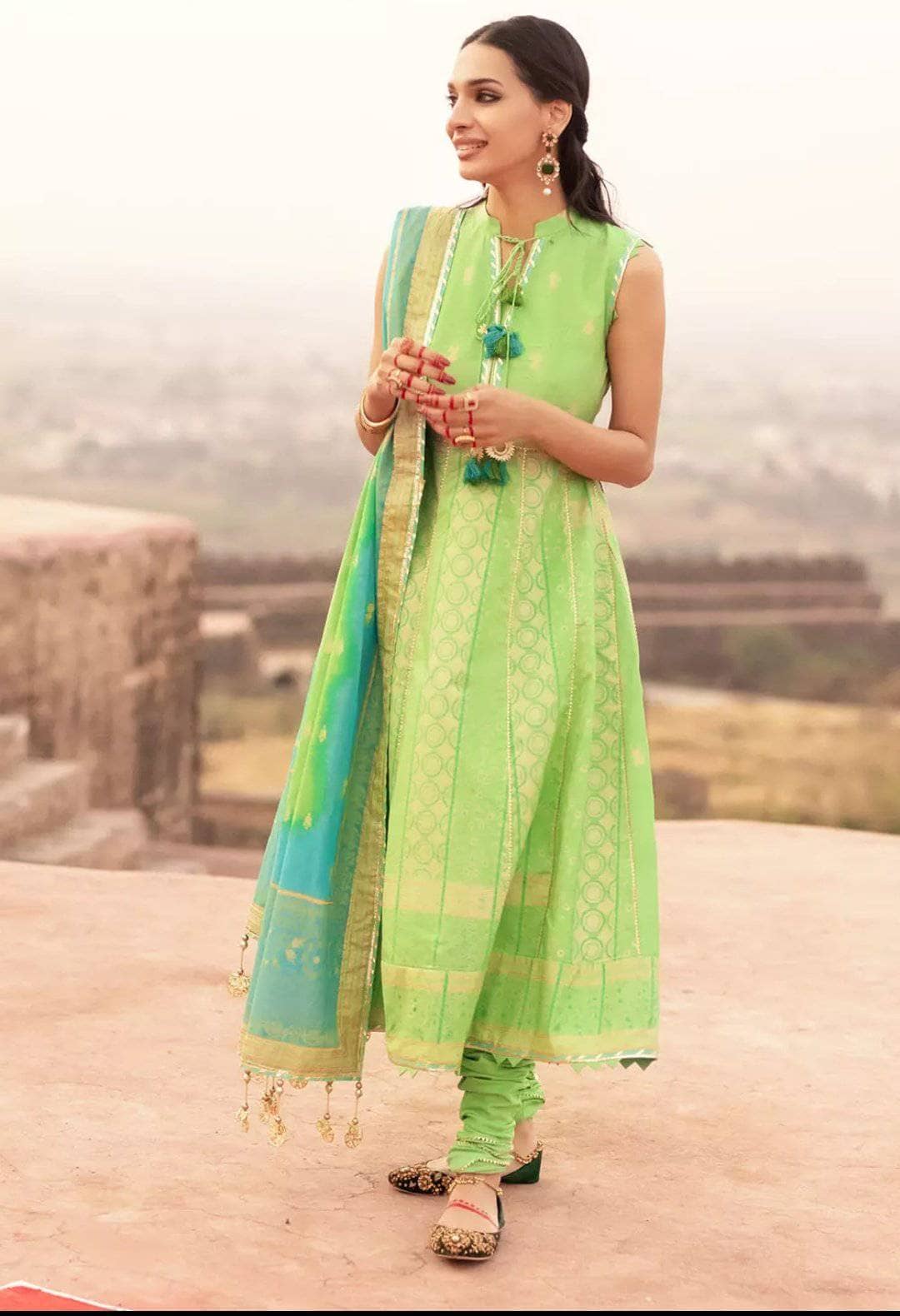 img_gul_ahmed_luxury_collection_2021_awwal_boutique