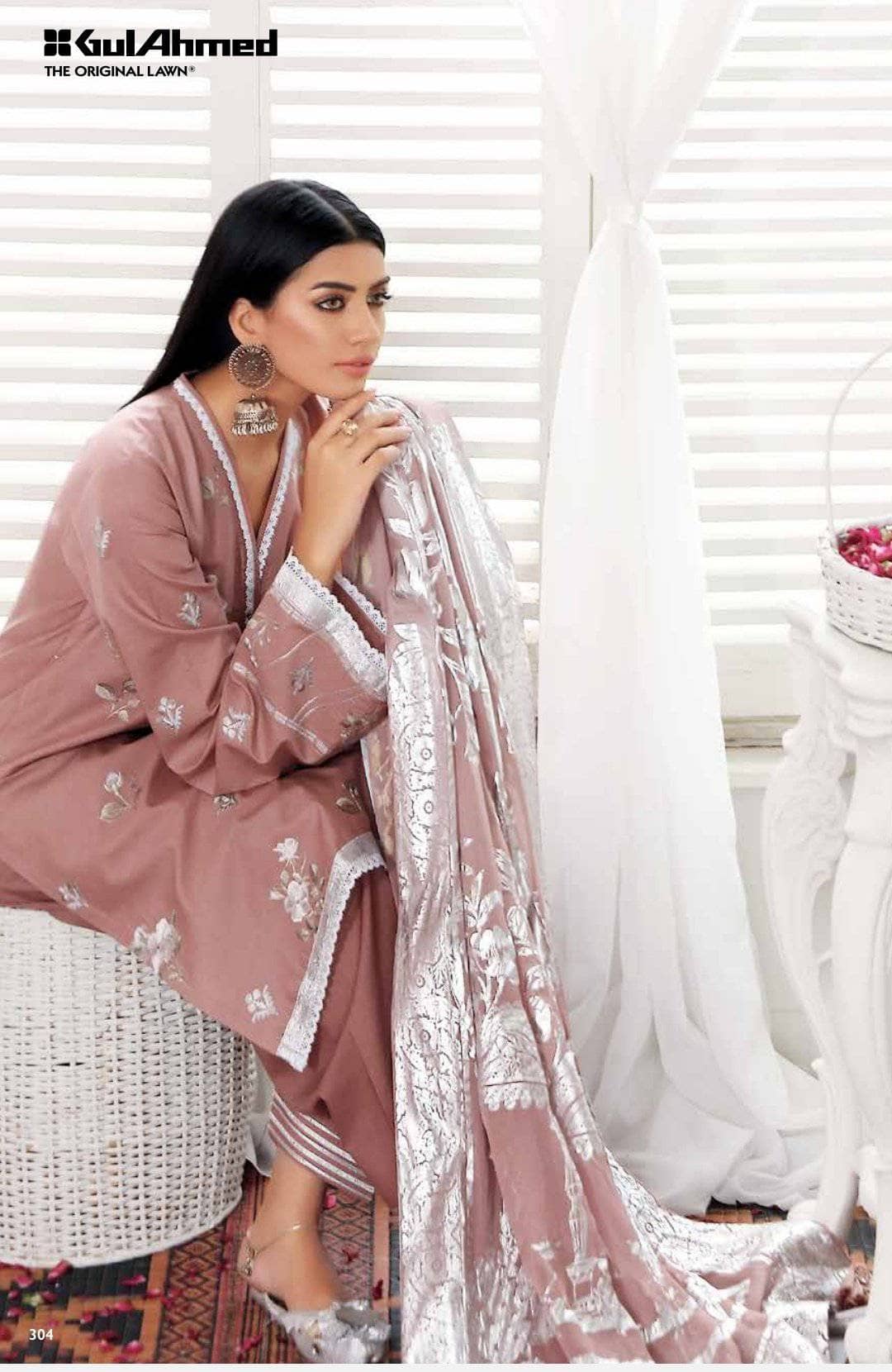 img_gul_ahmed_luxury_collection_2021_awwal_boutique