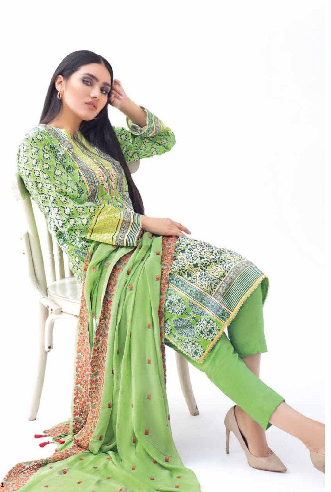 img_gul_ahmed_luxury_collection_2021_awwal_boutique