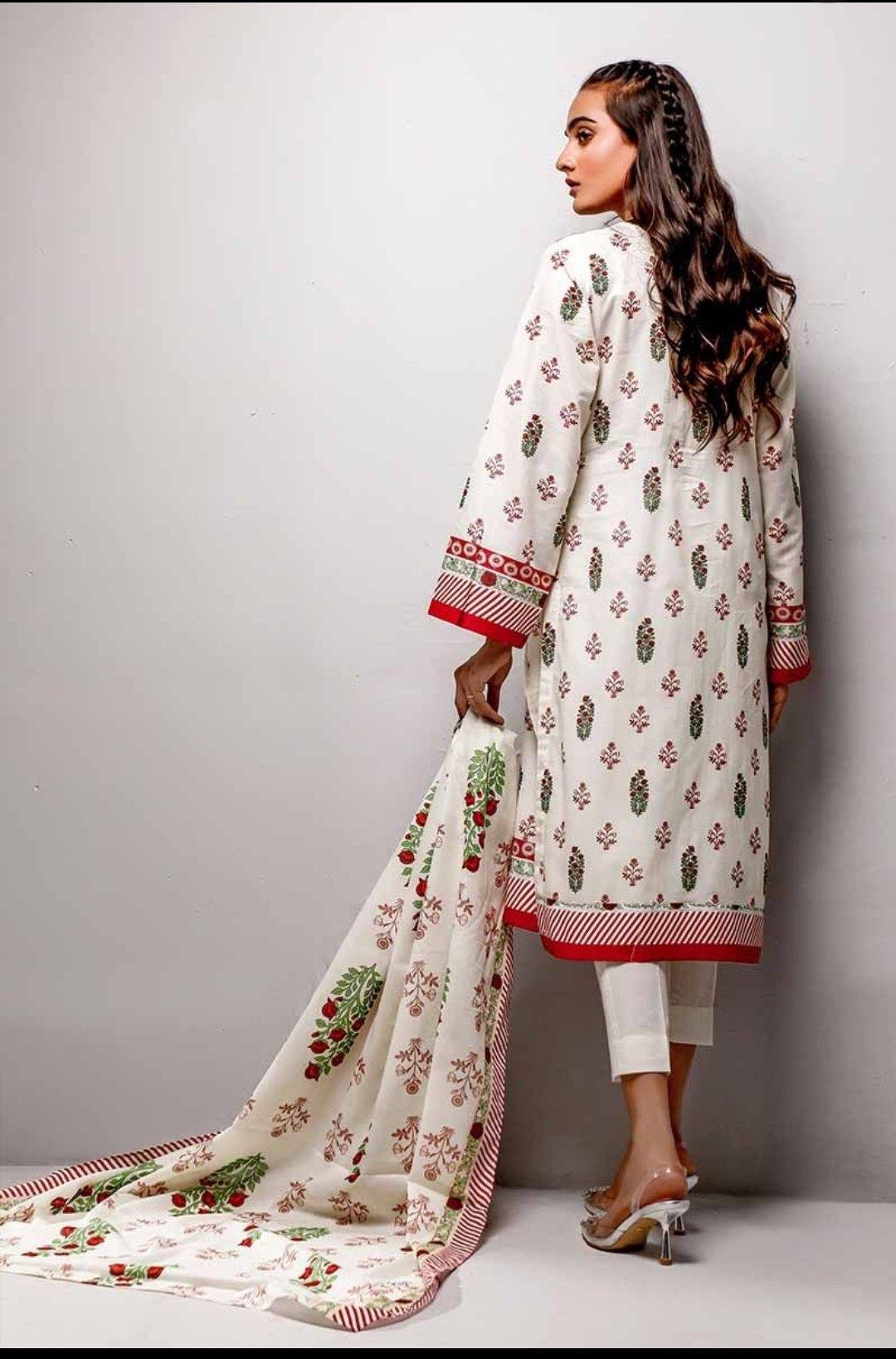 img_gul_ahmed_lawn_awwal_boutique