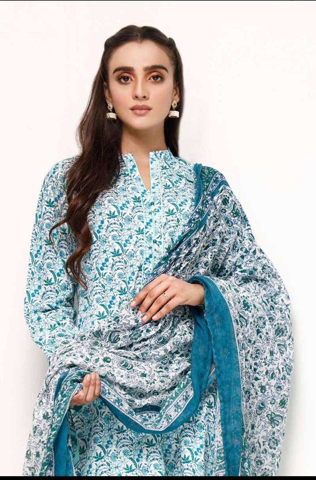 img_gul_ahmed_lawn_awwal_boutique
