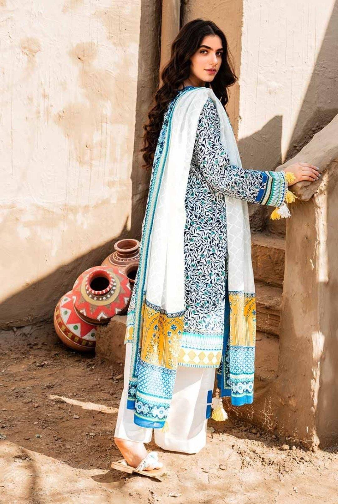 img_gul_ahmed_halla_pottery_lawn_collection_awwal_boutique