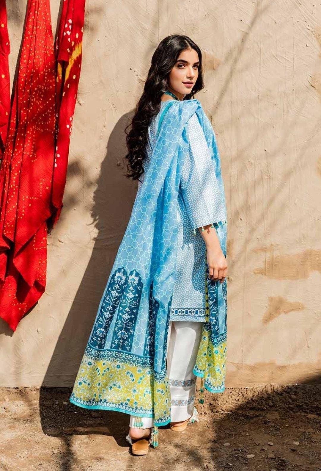 img_gul_ahmed_halla_pottery_lawn_collection_awwal_boutique