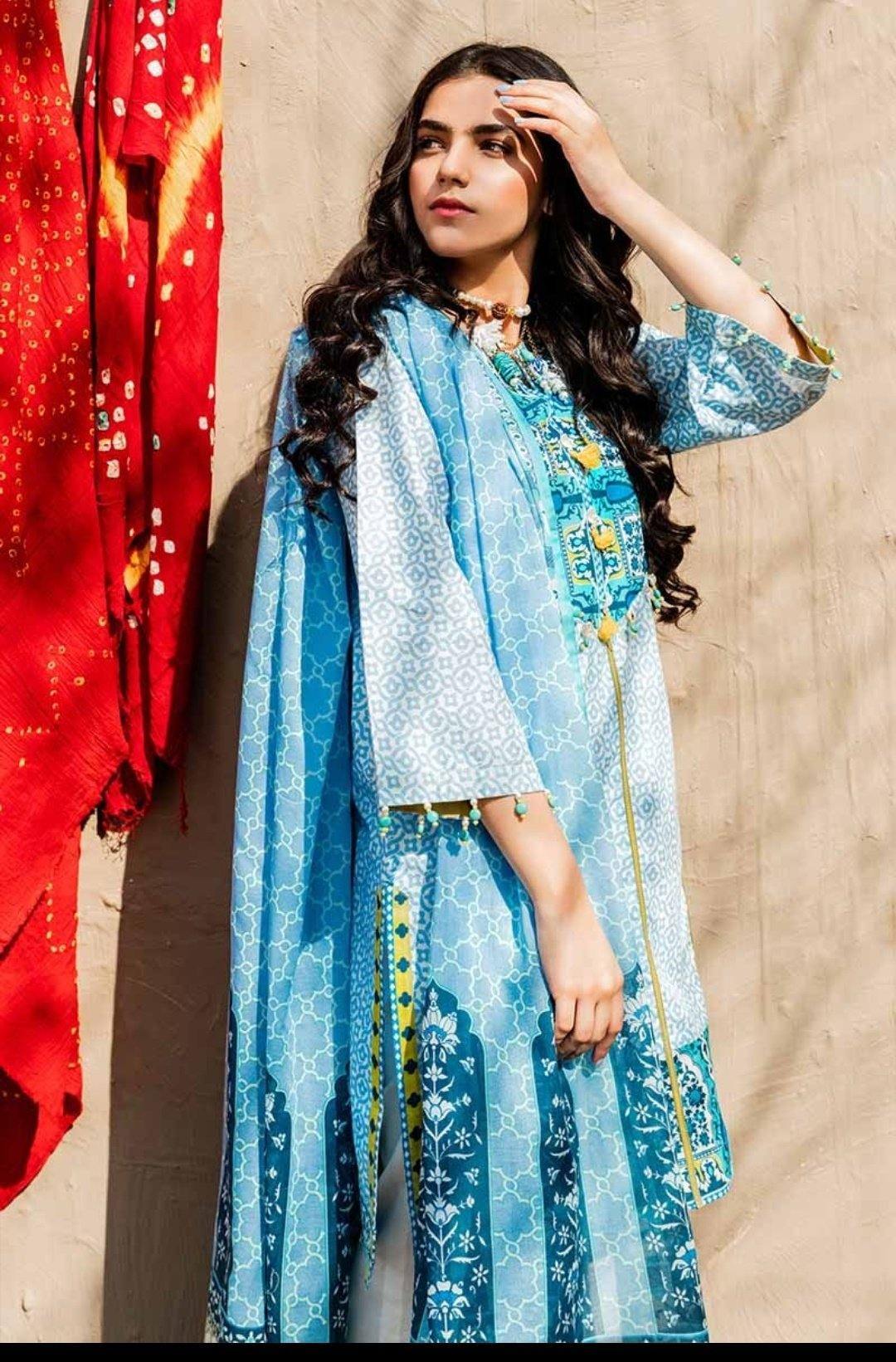 img_gul_ahmed_halla_pottery_lawn_collection_awwal_boutique