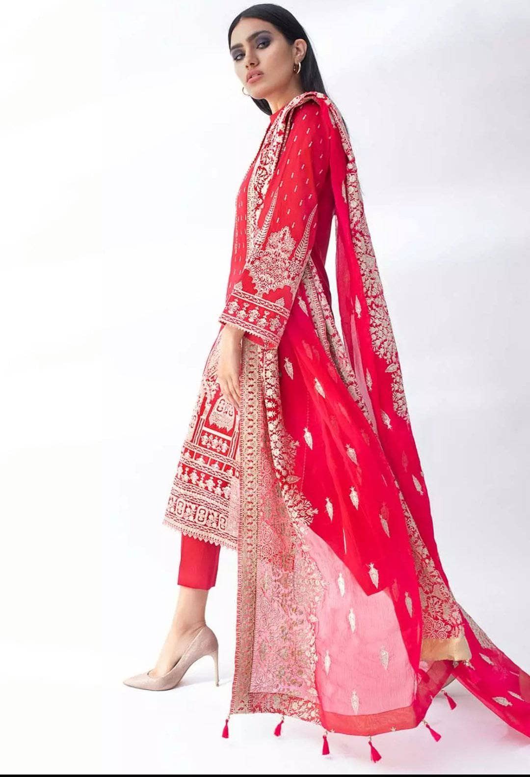 img_gul_ahmed_luxury_collection_2021_awwal_boutique