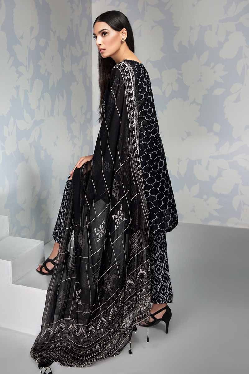 img_gul_ahmed_cambric_collection_awwal_boutique