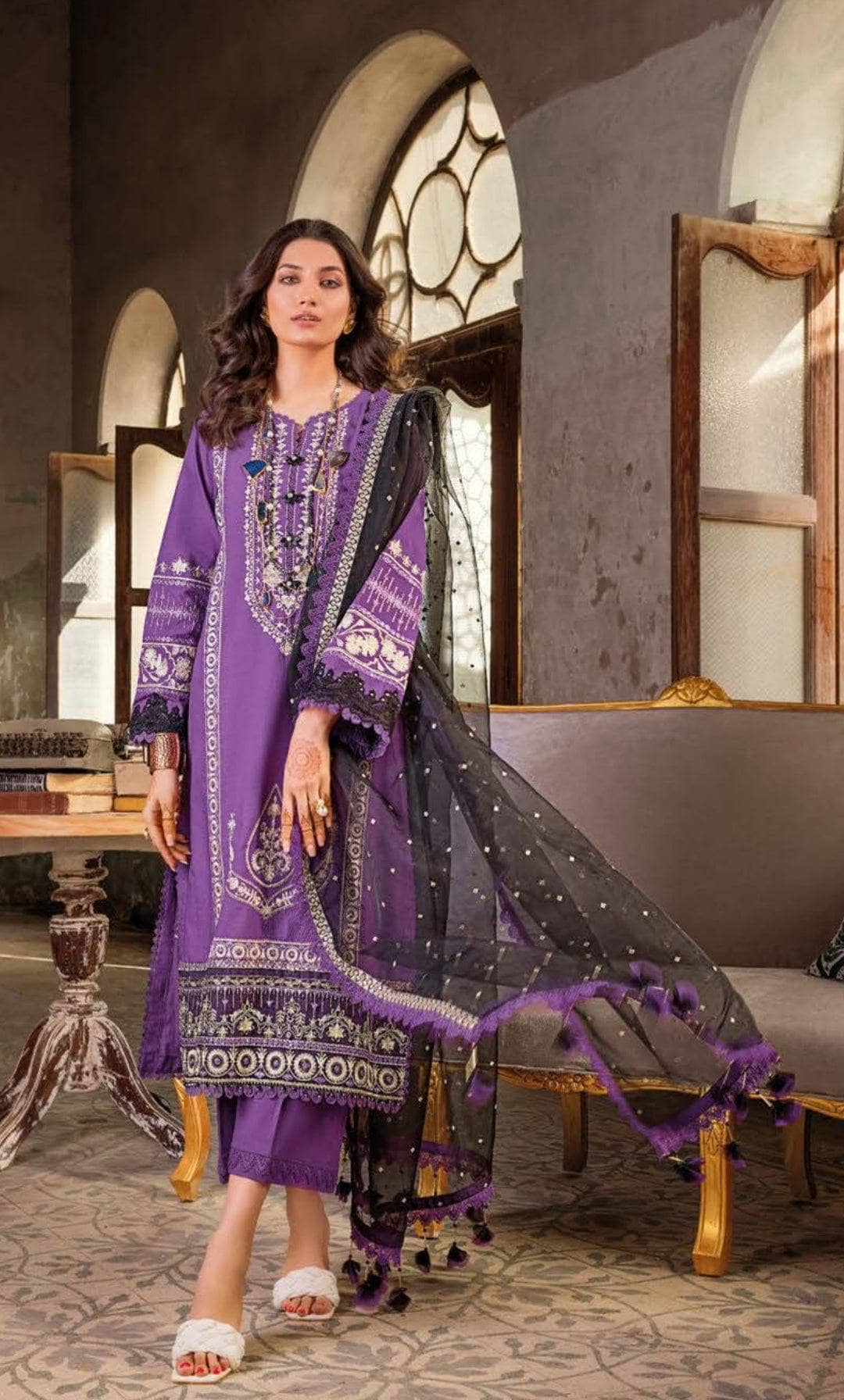 img_gul_ahmed_premium_lawn_23_awwal_boutique