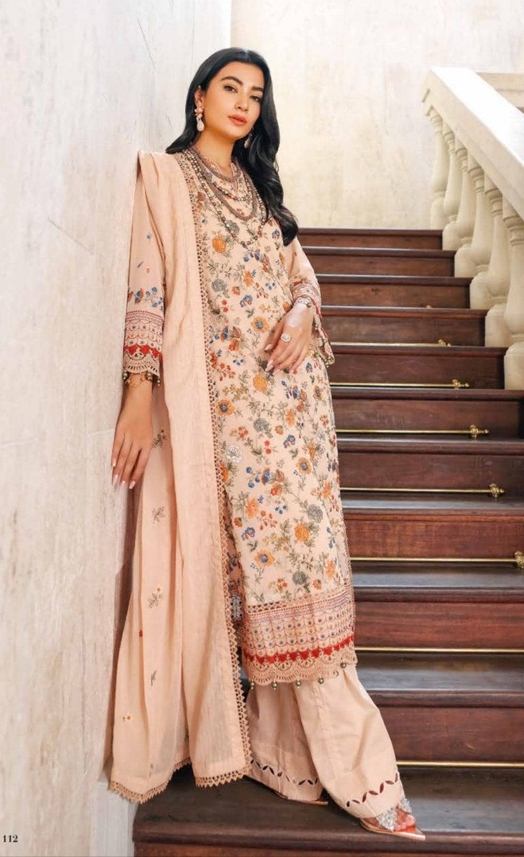 img_gul_ahmed_premium_lawn_23_awwal_boutique