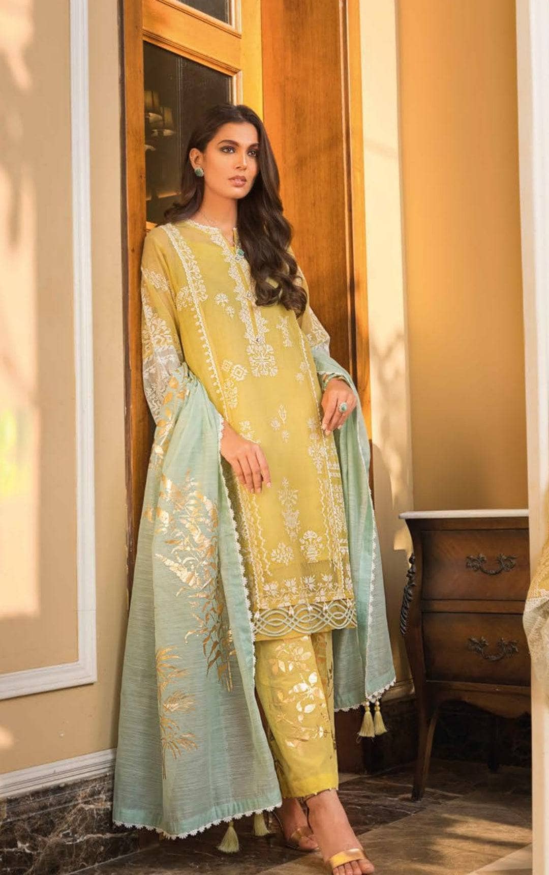 img_gul_ahmed_premium_lawn_23_awwal_boutique