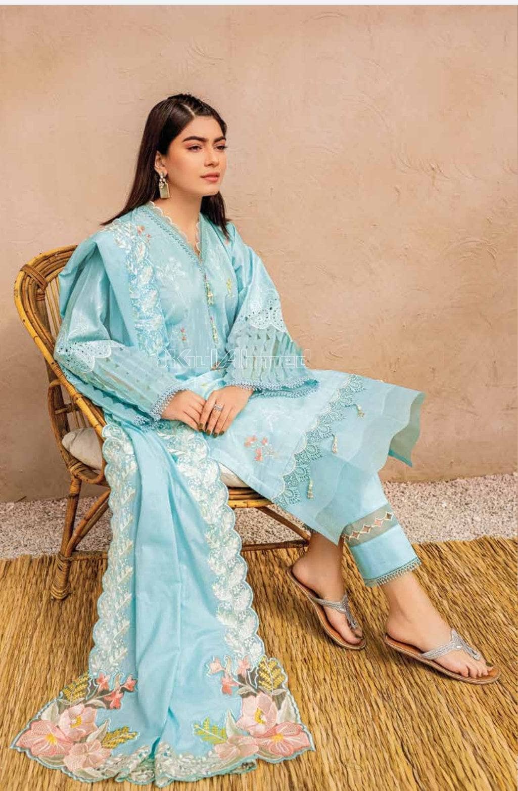 img_gul_ahmed_summer_essential_lawn_2022_awwal_boutique