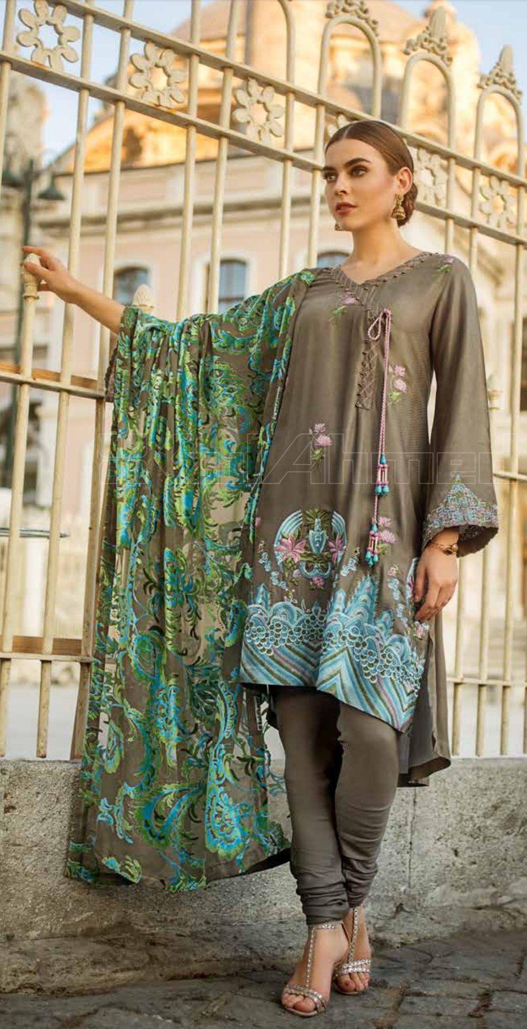 img_gul_ahmed_winter_collection_awwal_boutique