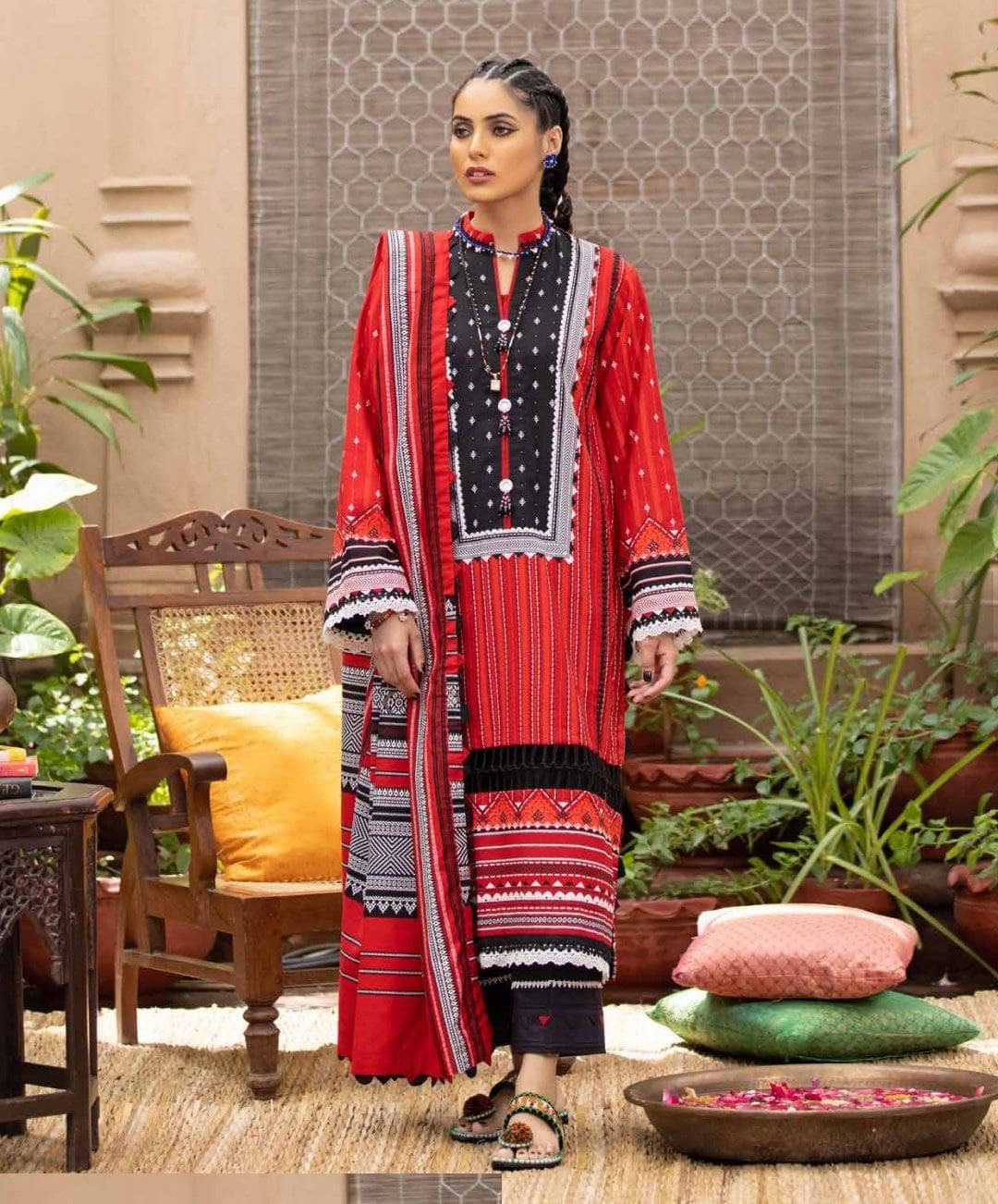 img_gul_ahmed_khaddar_corduroy_pre_fall_awwal_boutique