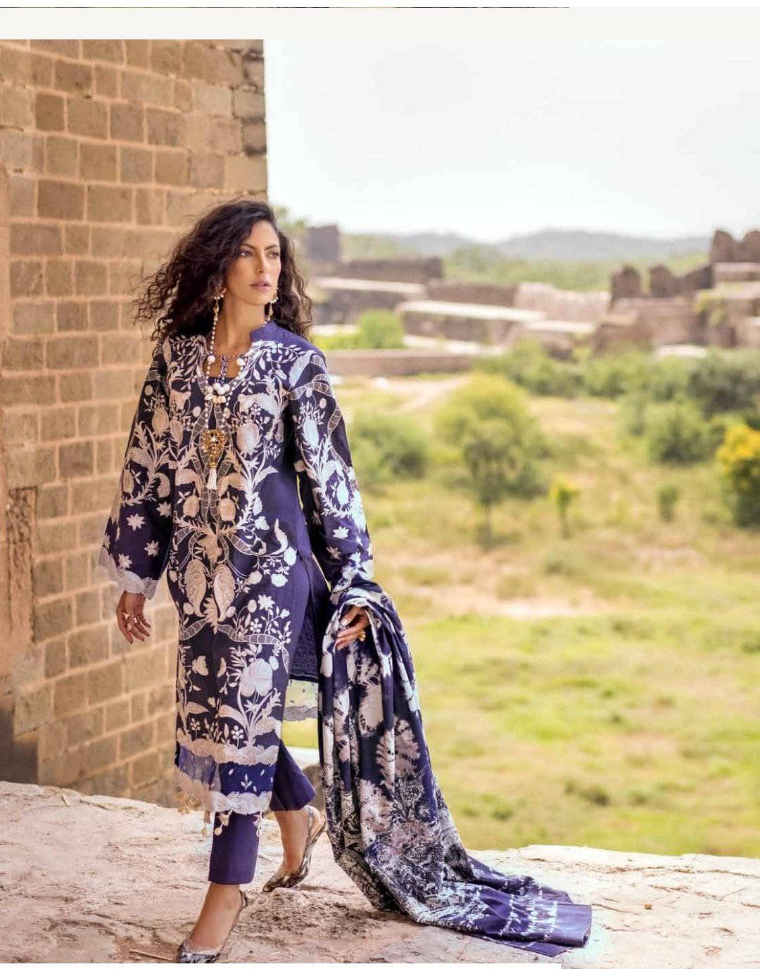 img_gul_ahmed_khaddar_corduroy_awwal_boutique