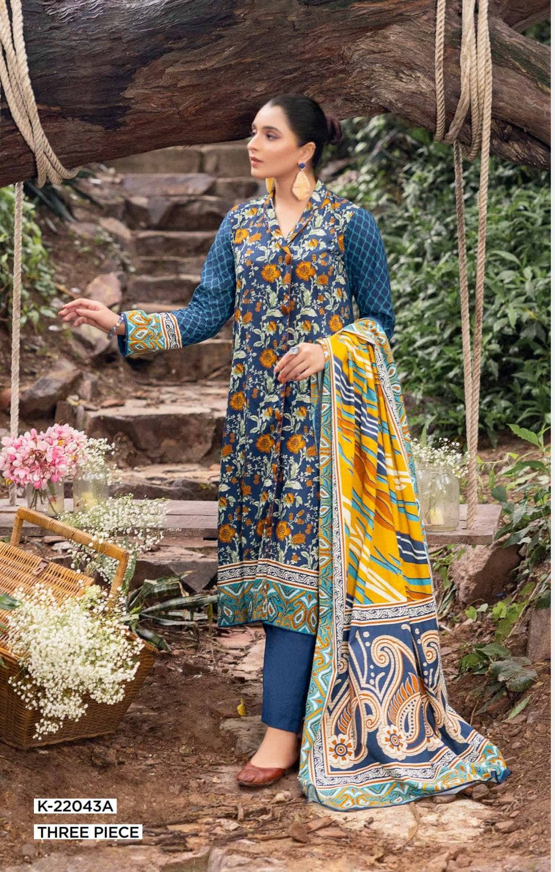 img_gul_ahmed_khaddar_awwal_boutique
