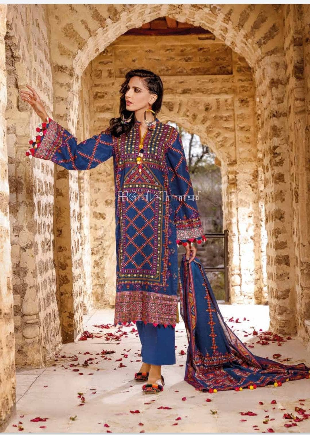 img_gul_ahmed_lawn_2022_awwal_boutique