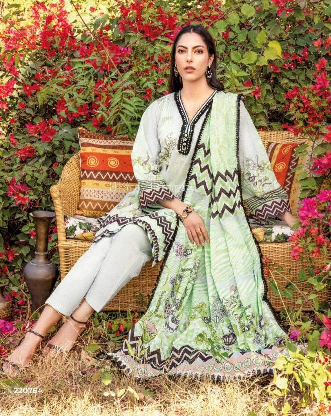img_gul_ahmed_summer_lawn_2022_awwal_boutique