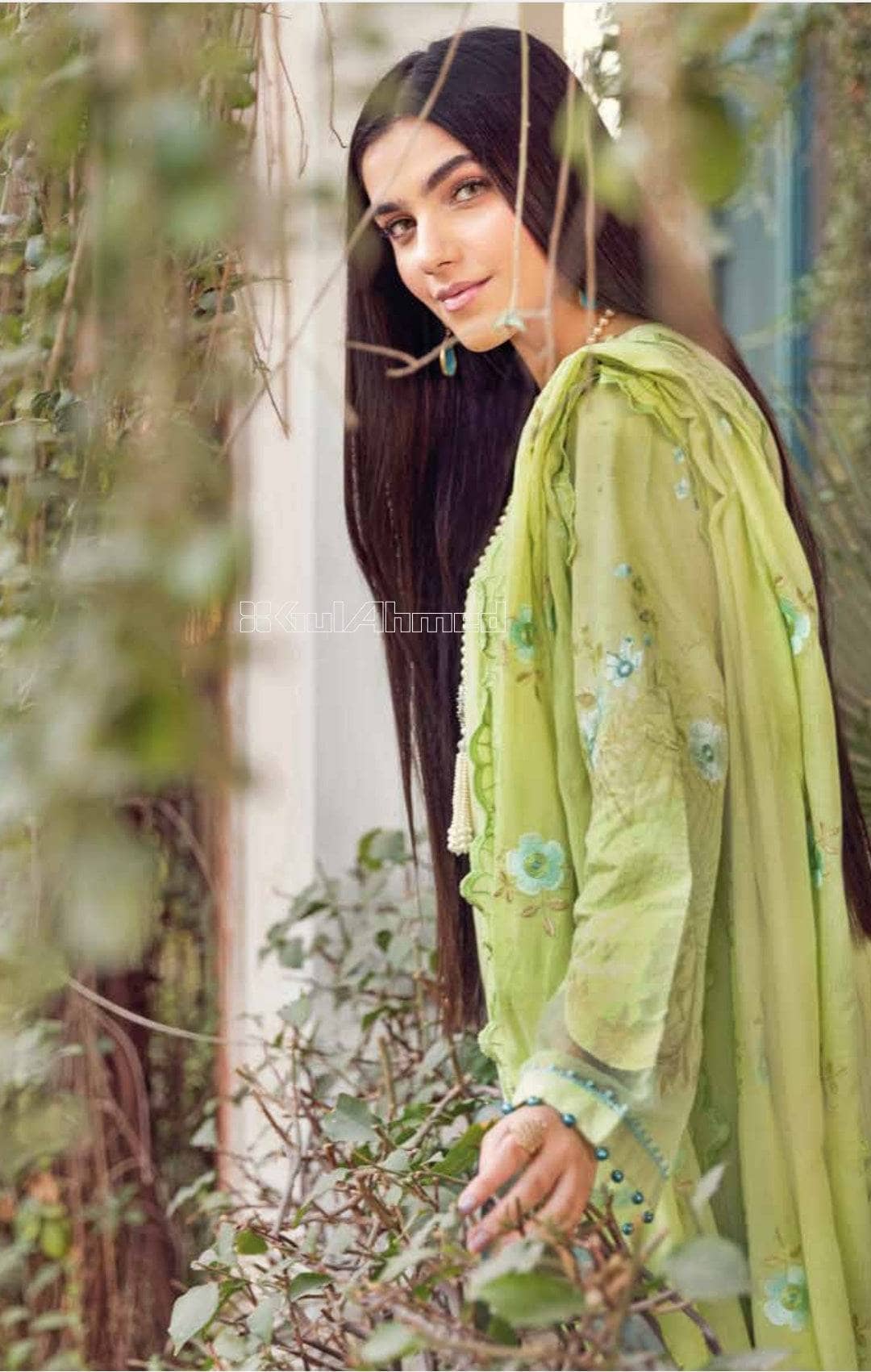 img_gul_ahmed_lawn_2022_awwal_boutique