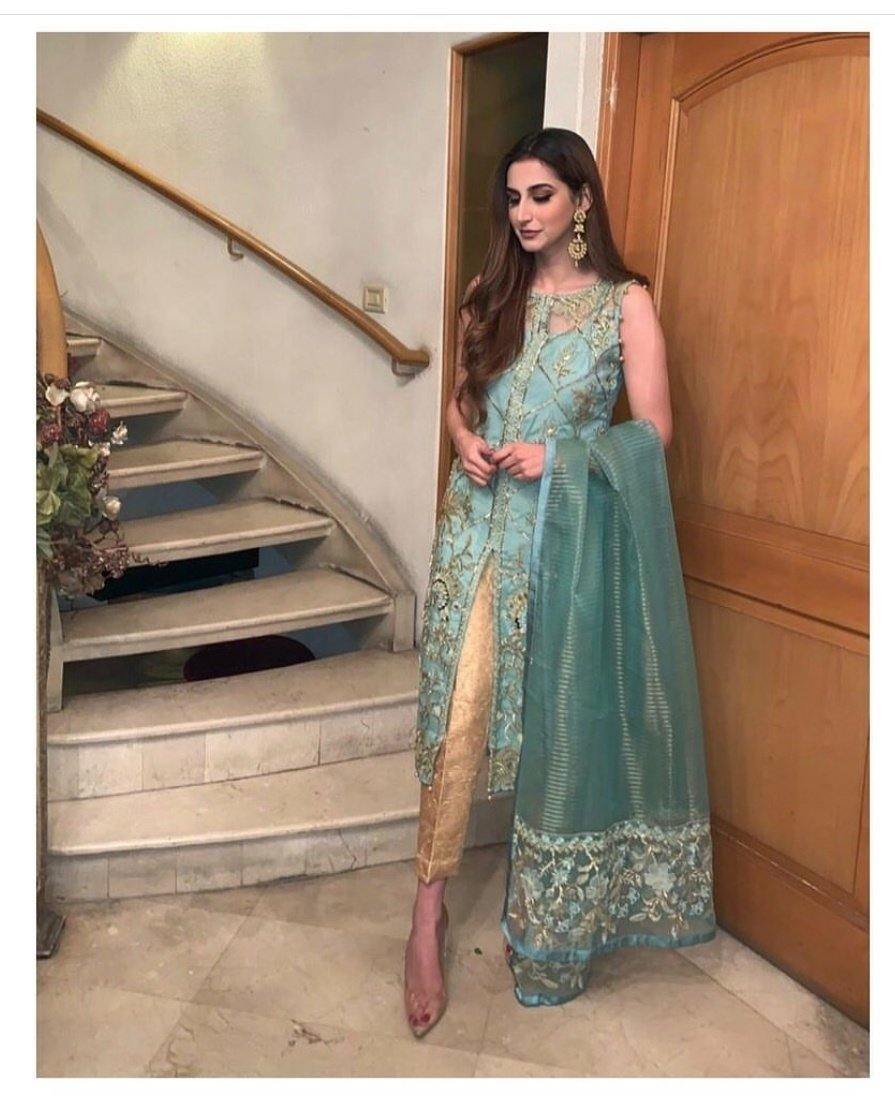 img_gulaal_zohra_wedding_edition_awwal_boutique