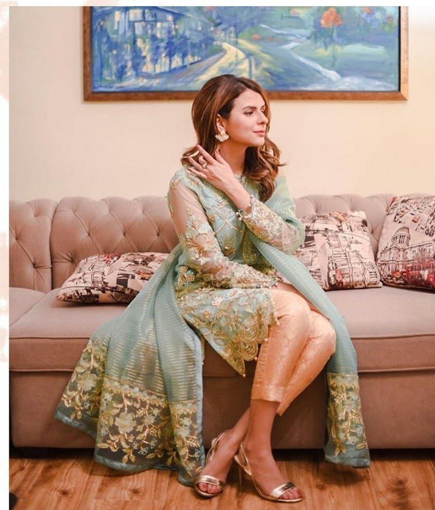 img_gulaal_zohra_wedding_edition_awwal_boutique