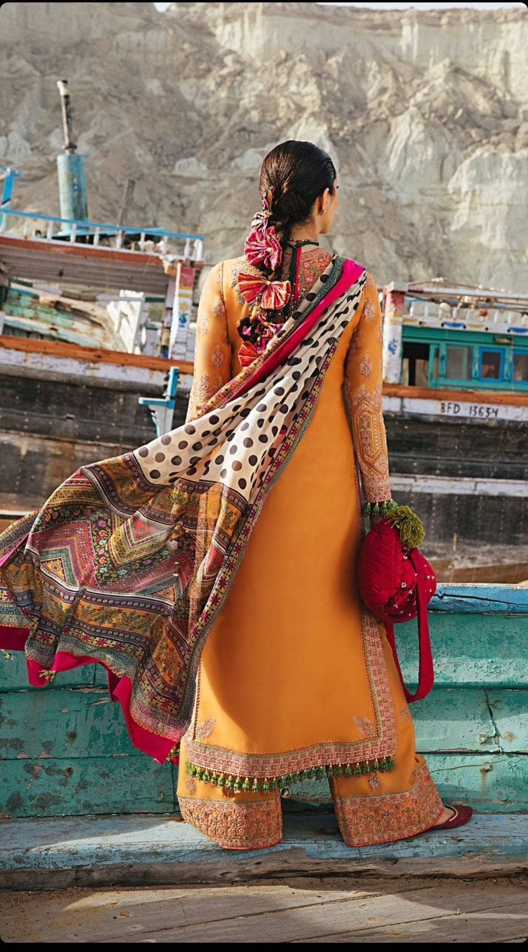Hussain Rehar Luxury/Watarr