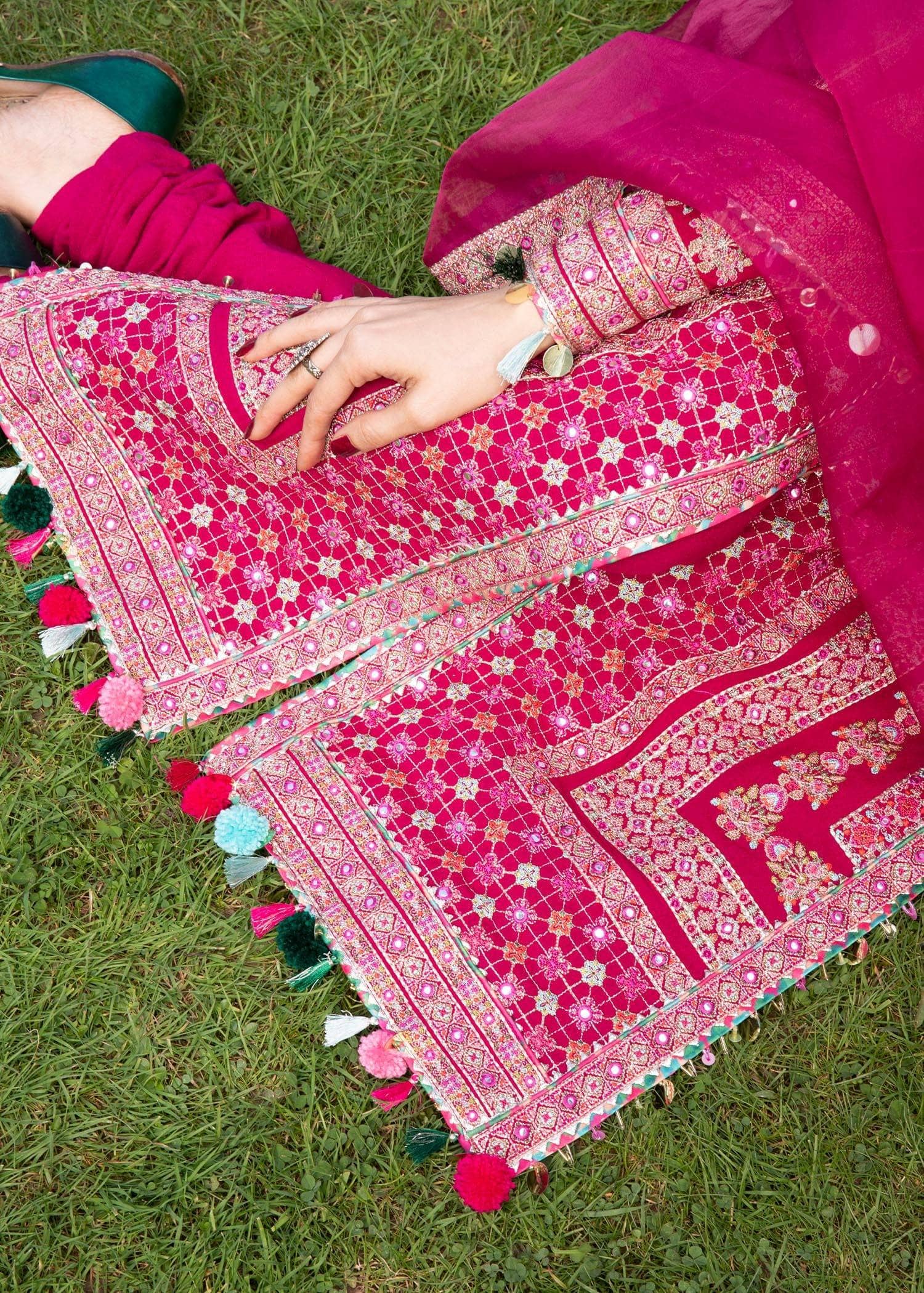 img_hussain_rehar_karandi_22_awwal_boutique