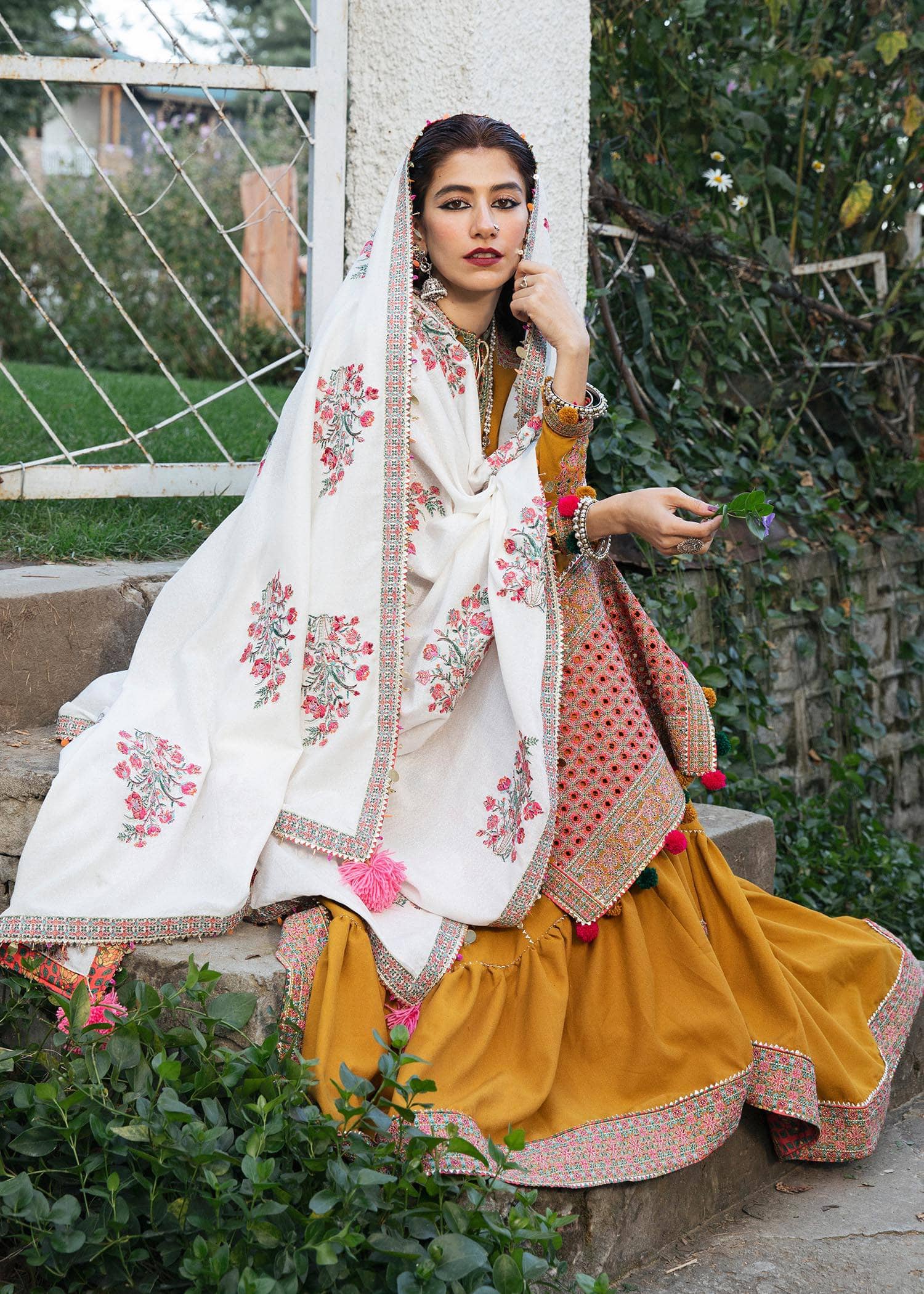 img_hussain_rehar_karandi_22_awwal_boutique