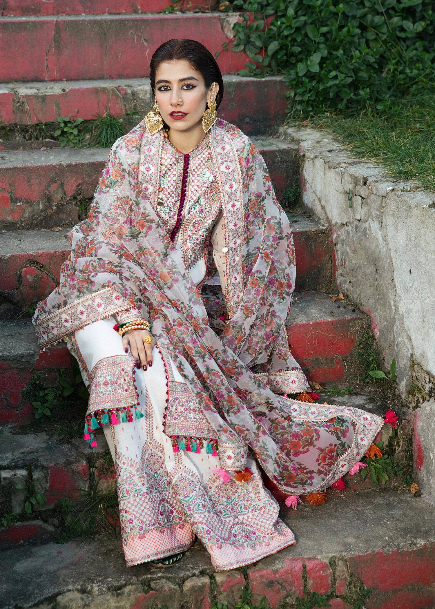 img_hussain_rehar_karandi_22_awwal_boutique