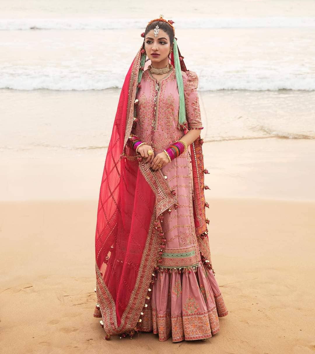 img_hussain_rehar_luxury_lawn_roshan_23_awwal_boutique