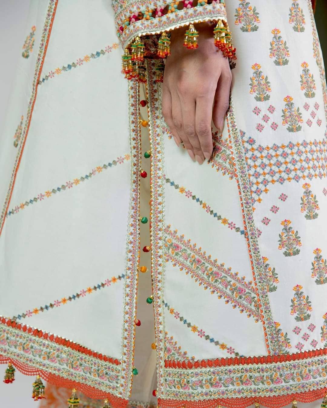 Restocked/Hussain Rehar Roshan Luxury Lawn/Motiya