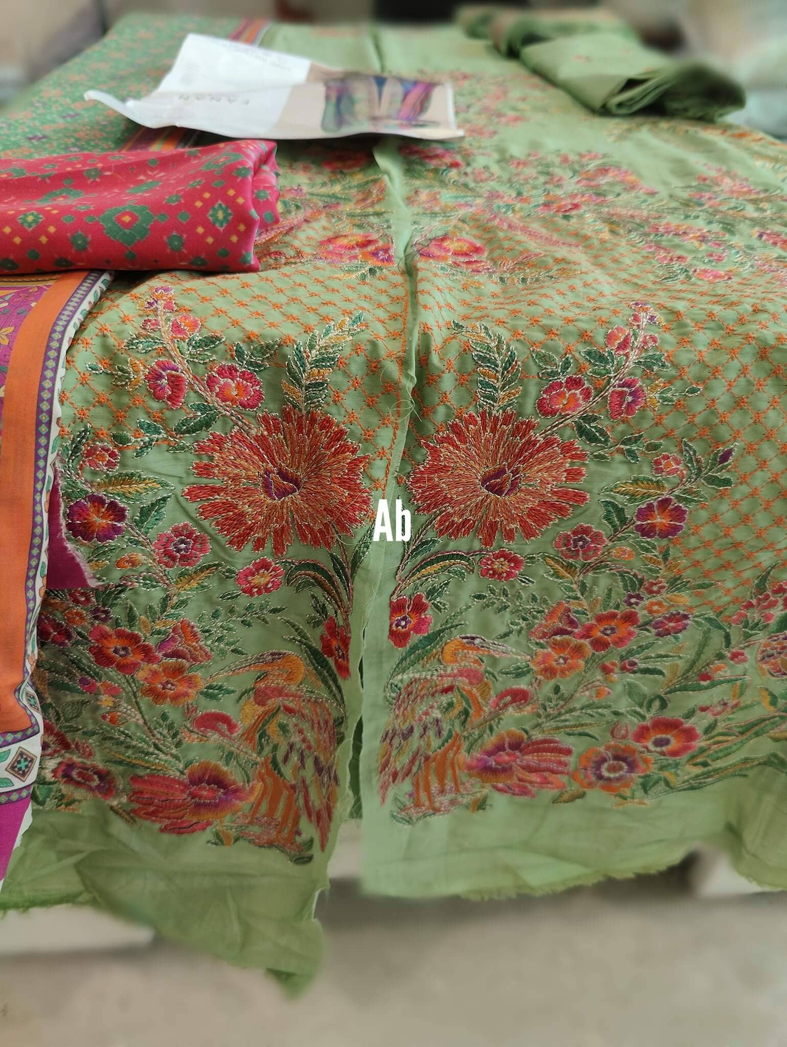 img_open_pic_hussain_rehar_lawn_22_awwal_boutique