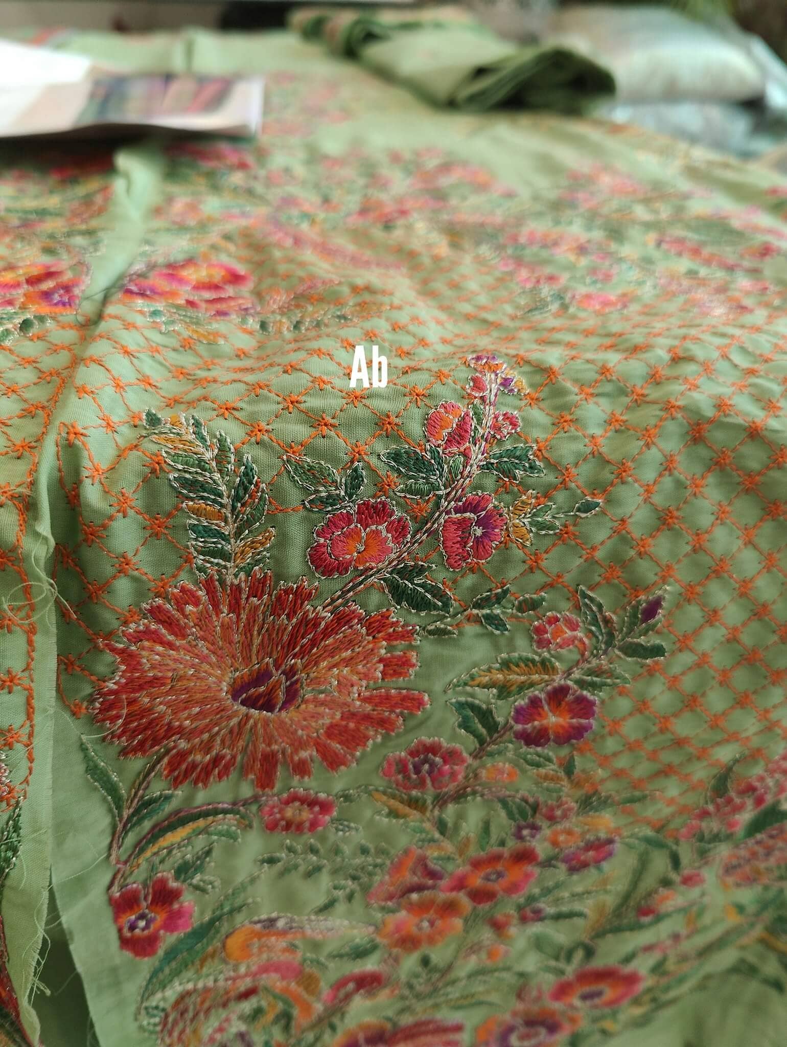 img_open_pic_hussain_rehar_lawn_22_awwal_boutique