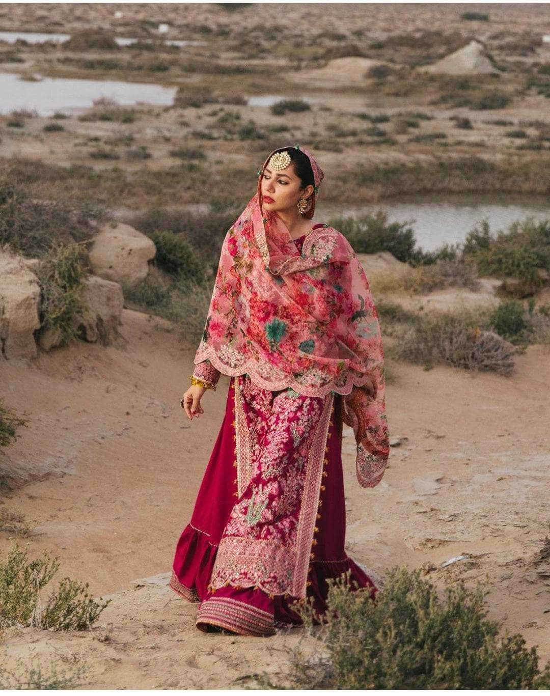 img_hussain_rehar_luxury_lawn_22_awwal_boutique