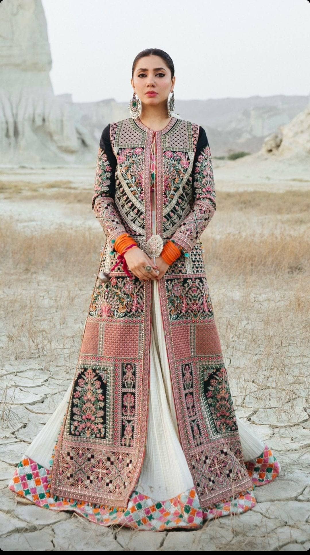 img_hussain_rehar_luxury_lawn_22_awwal_boutique