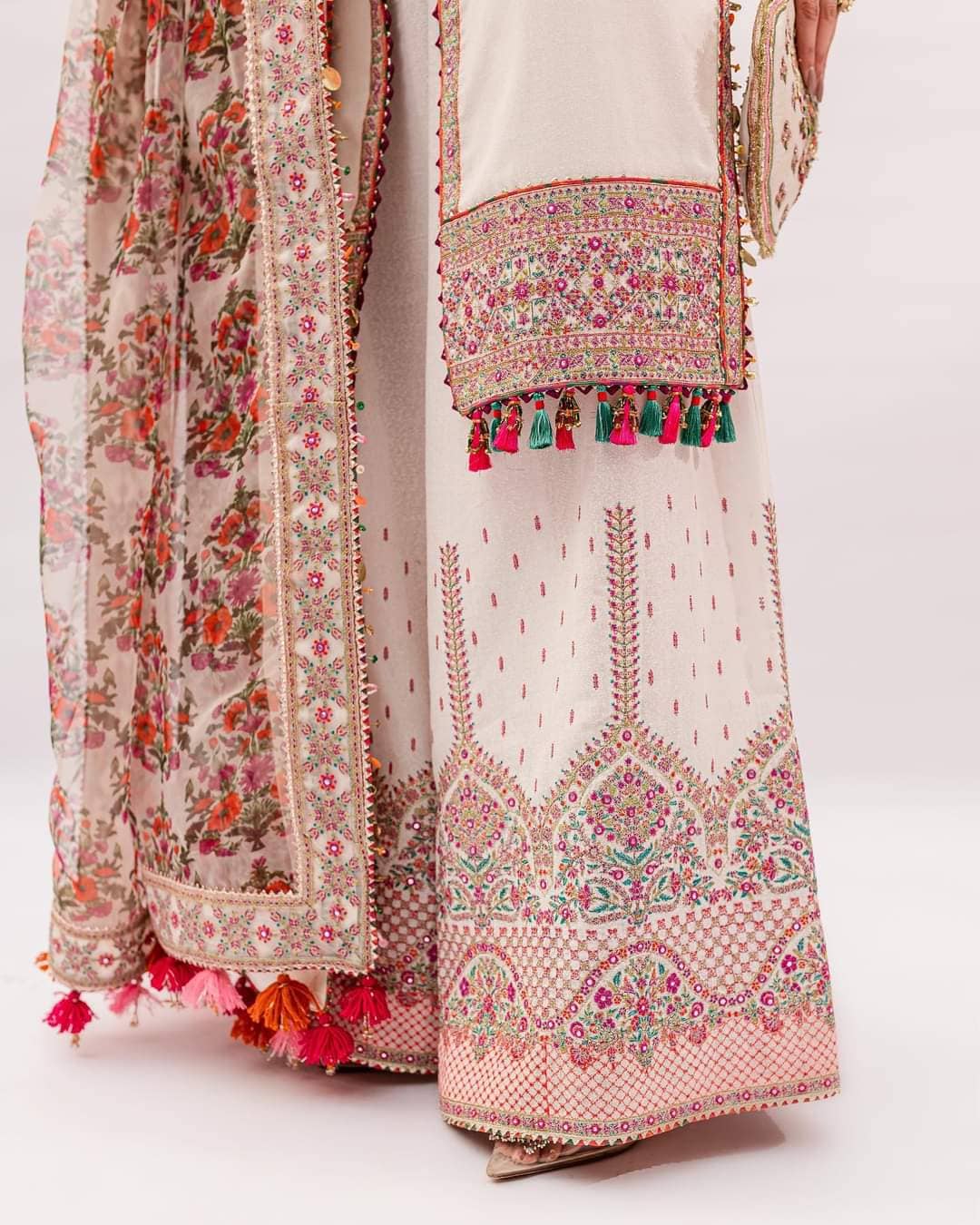 img_hussain_rehar_karandi_22_awwal_boutique