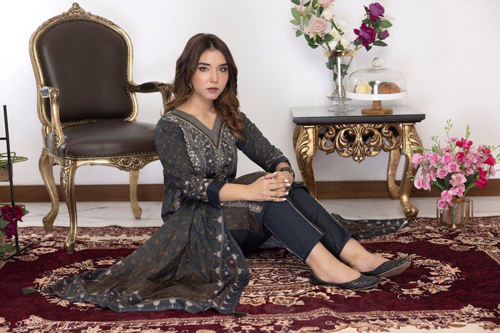 img_identics_by_regalia_awwal_boutique