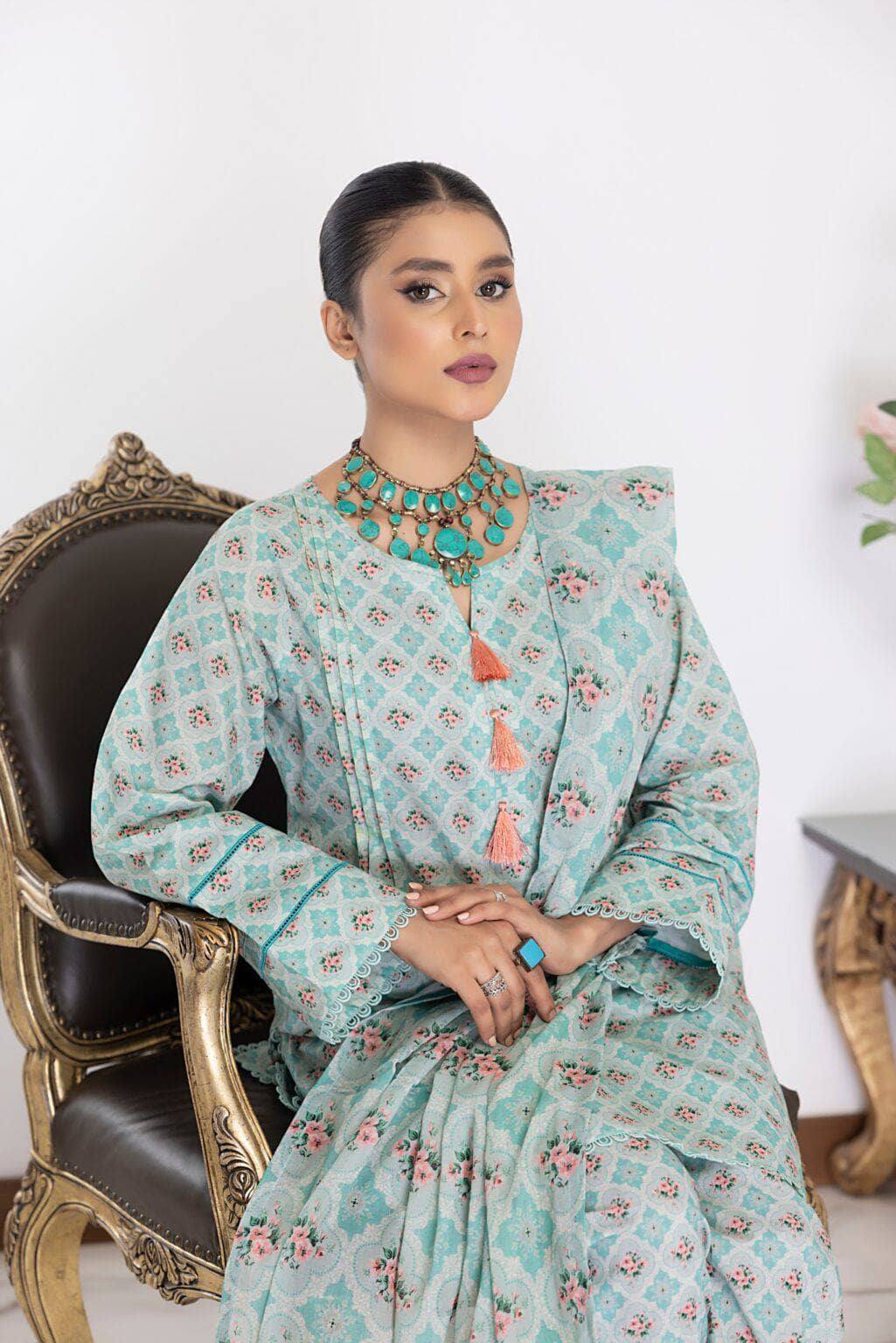 img_identics_by_regalia_awwal_boutique