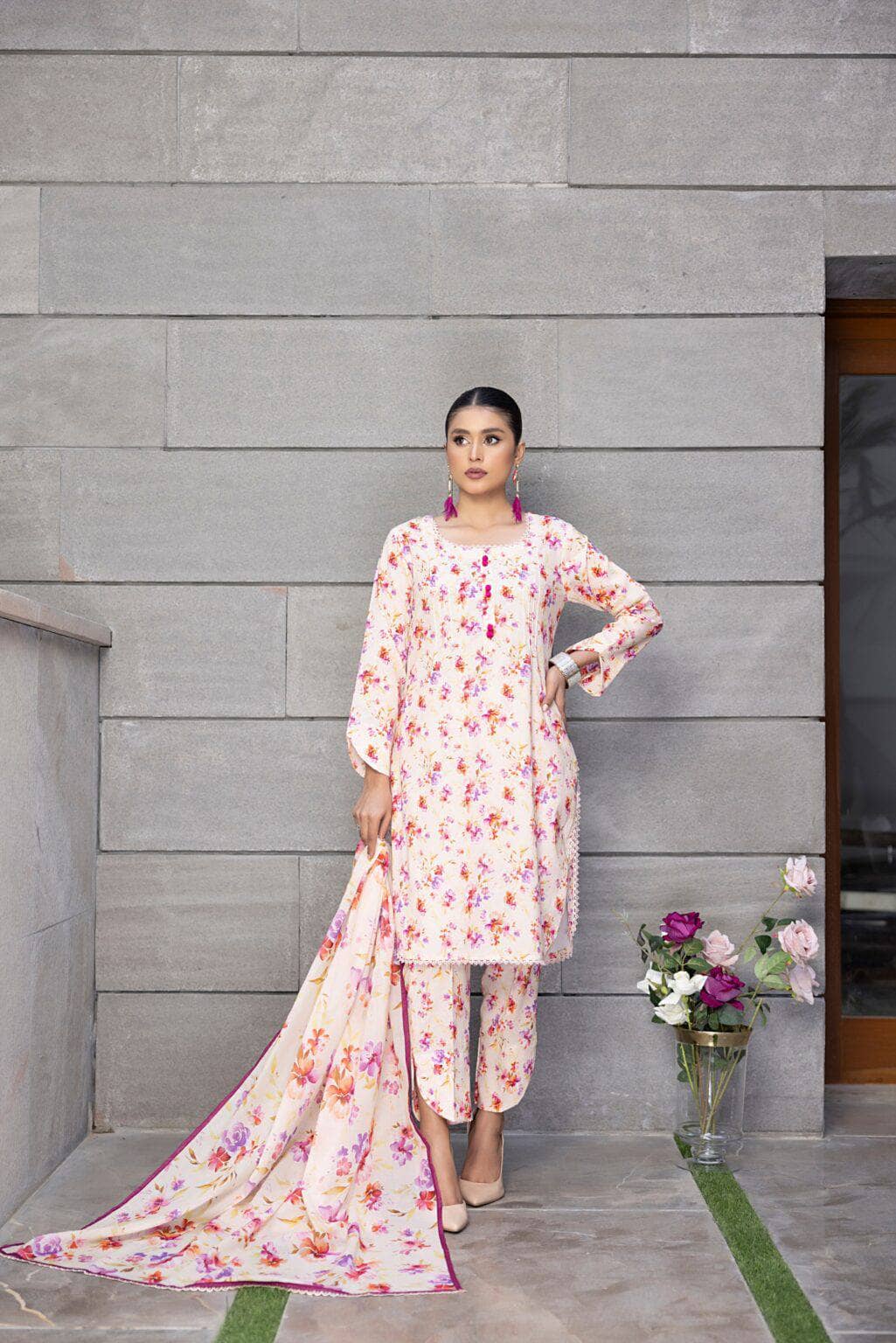 img_identics_by_regalia_awwal_boutique