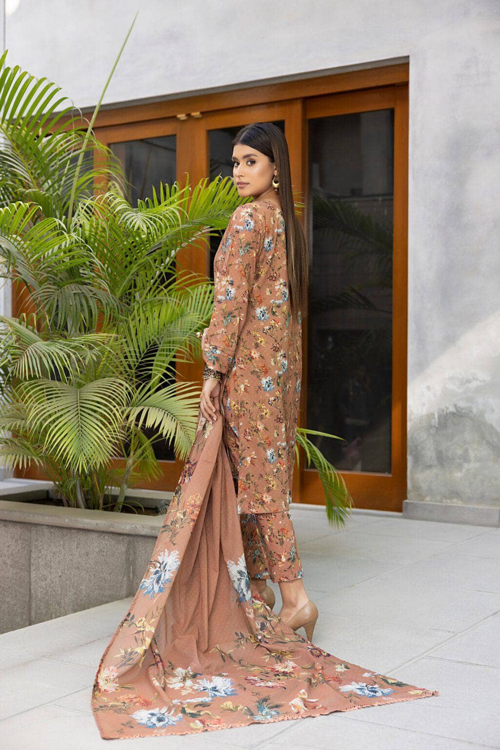 img_identics_by_regalia_awwal_boutique