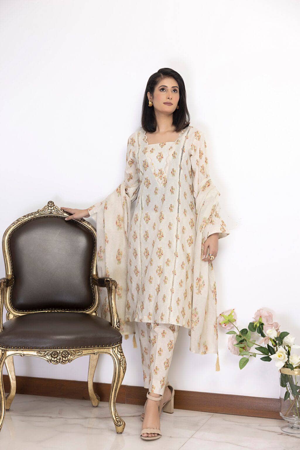 img_identics_by_regalia_awwal_boutique