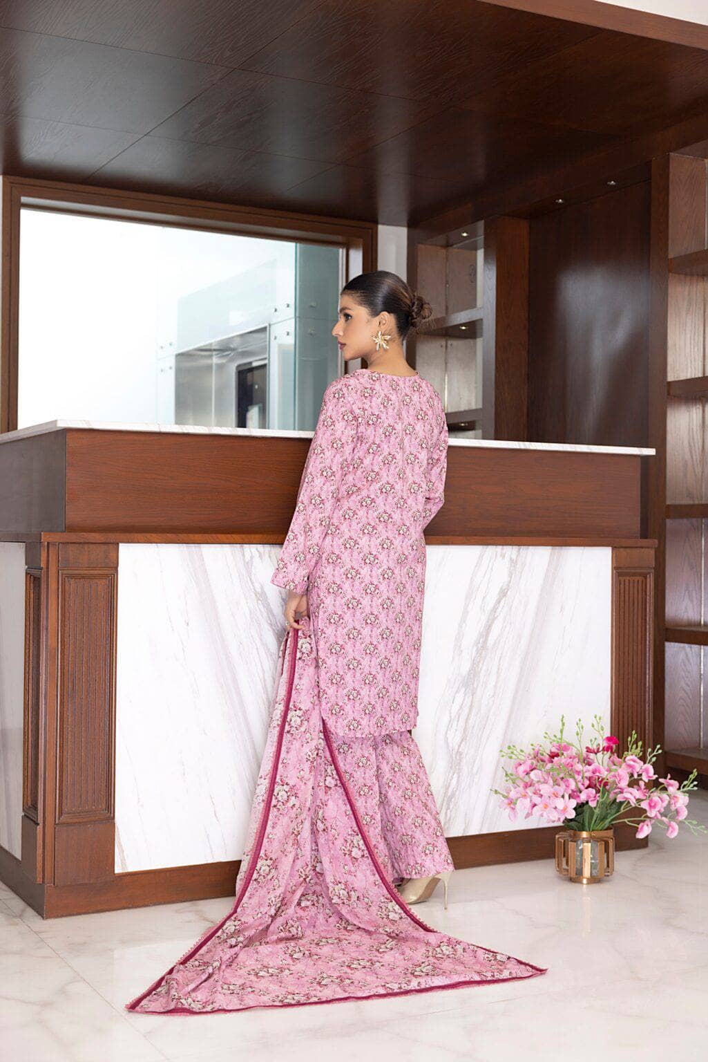 img_identics_by_regalia_awwal_boutique