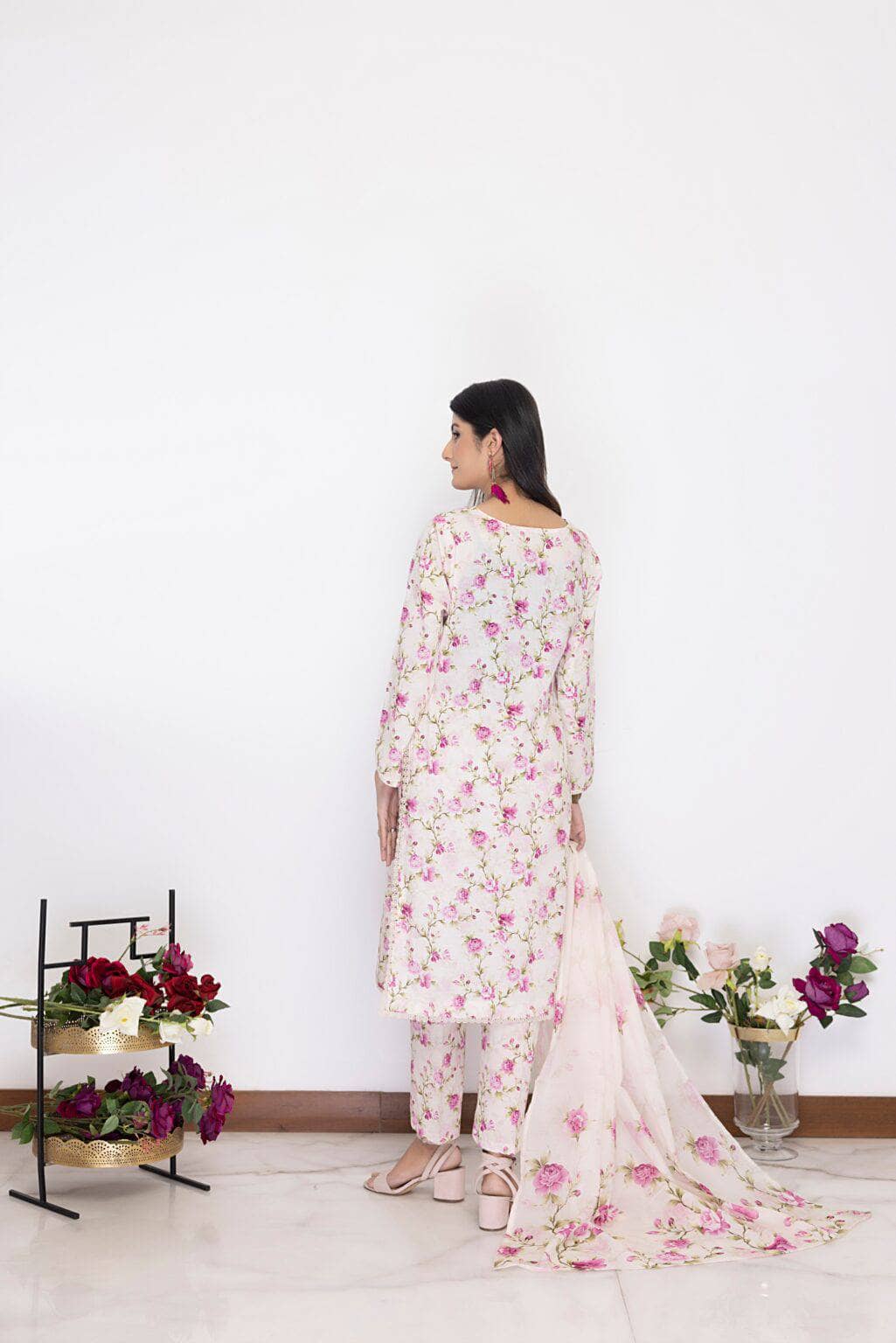 img_identics_by_regalia_awwal_boutique