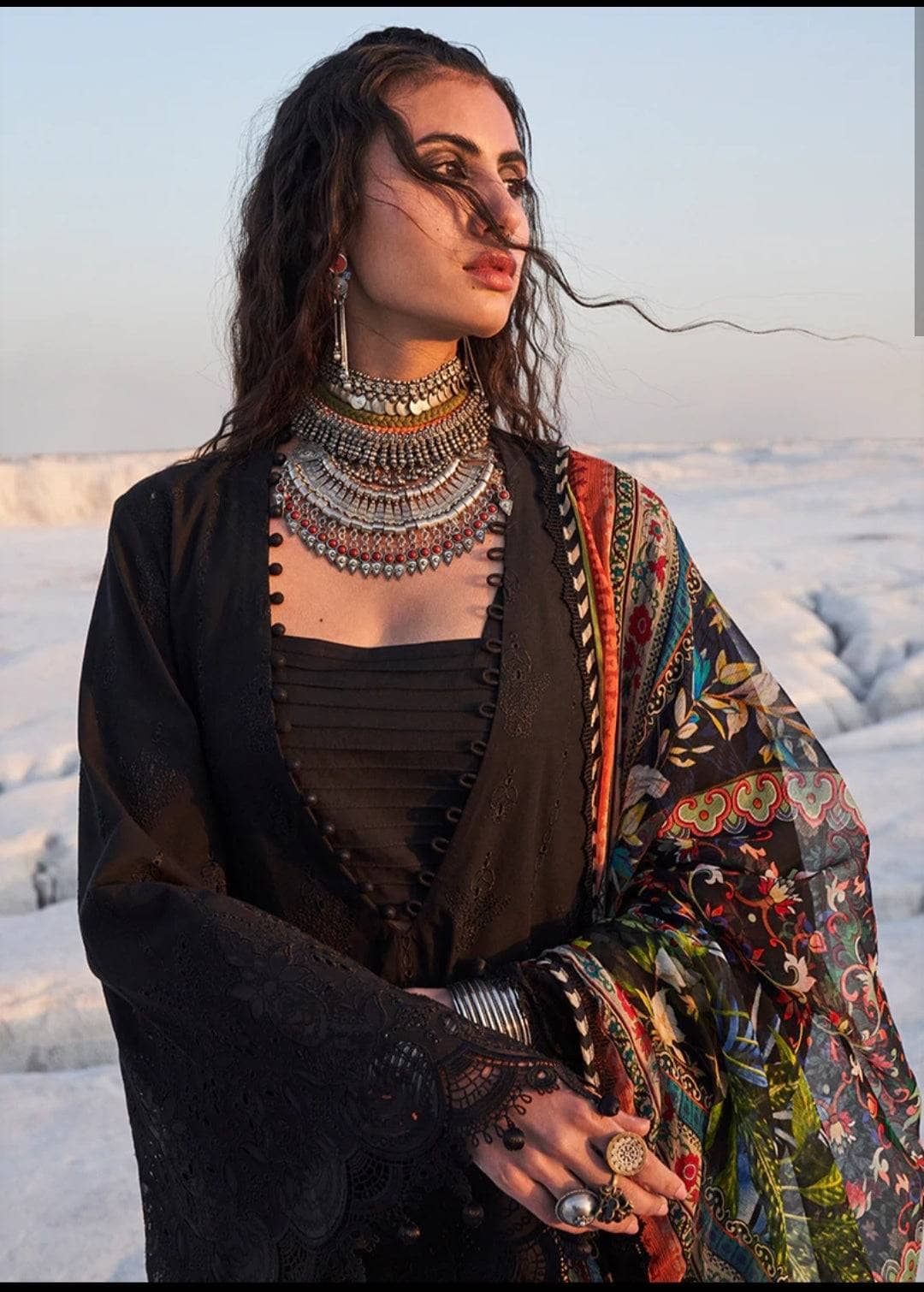 img_lawnkari_22_awwal_boutique